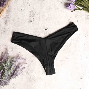 Seamless V-Cut Bikini Bottoms in Solid Black